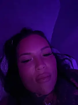 _MelinaCurves_ webcam