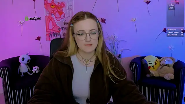 liana_kisses webcam