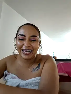 curly_girl_31 webcam