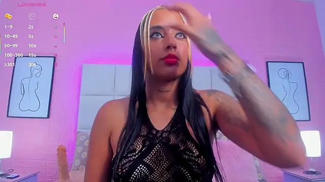 charlotte_kisss webcam