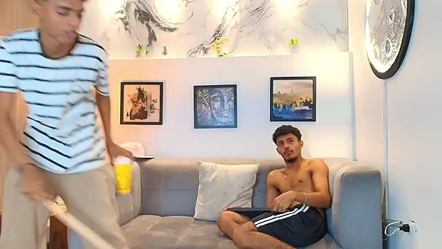 COUPLES_BOYS webcam