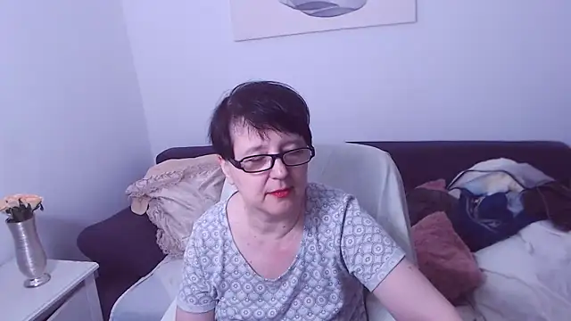 christarose (F mature) - dance monkey,naked