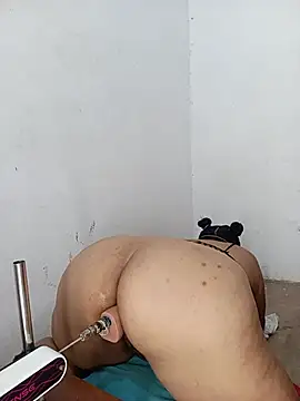 Lucky-hot-girls webcam