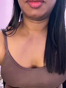 tamil_Aarathi webcam