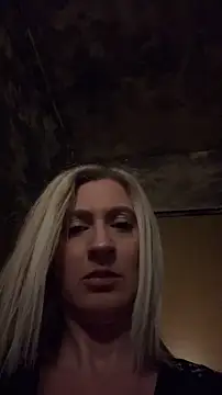 HOTLadyluna webcam