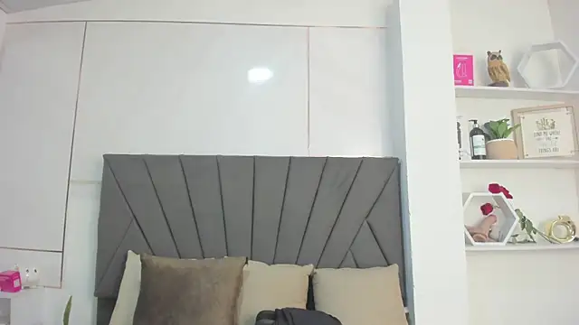 LesliePetit webcam