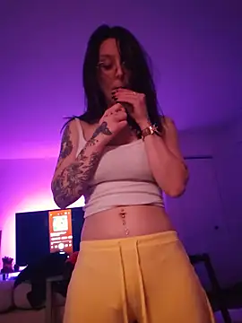 LilyOrion webcam