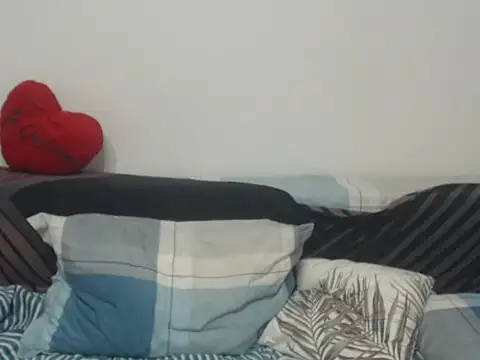 Emmatoo live sex cam