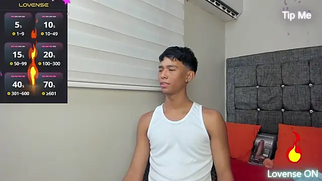 Little_Twink19x webcam