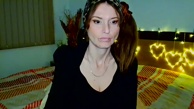 LoveElenika webcam