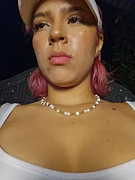 Kitty_San_xXx webcam