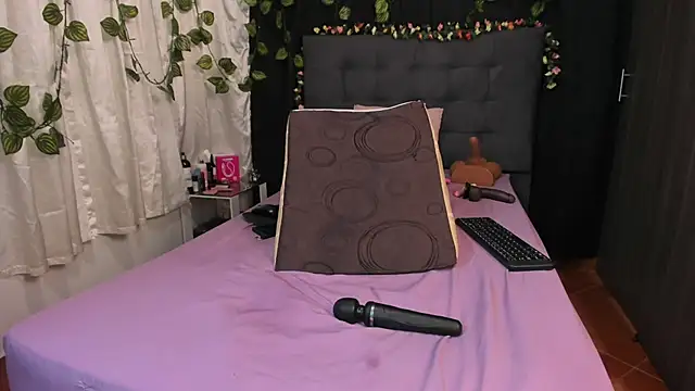 Delilah_85 webcam