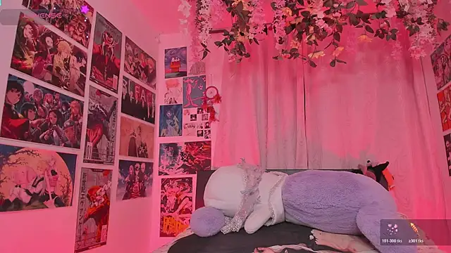 MissCurvyTop webcam