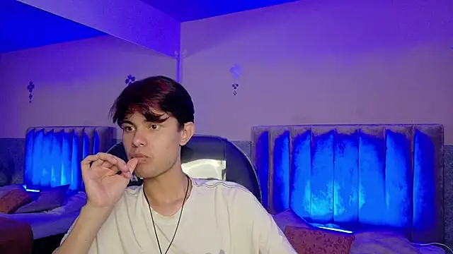 Derek_Sinn webcam
