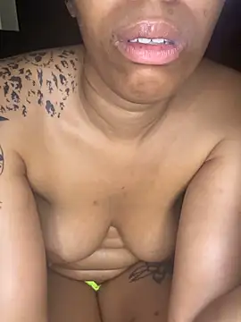 YeahhhitsBreezy live cam