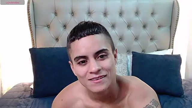 Liiamthompson webcam