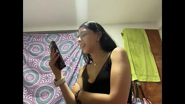 AbrilSantosxo webcam
