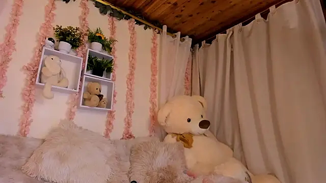 Idara_Rosse webcam
