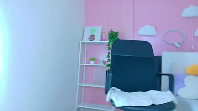 SeleneGibson__ webcam