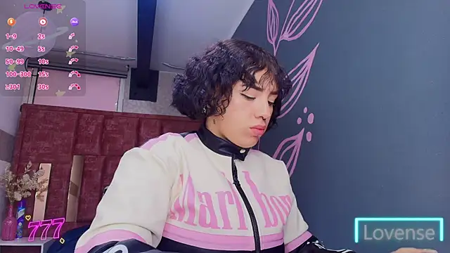 Kiara_Fox__ webcam