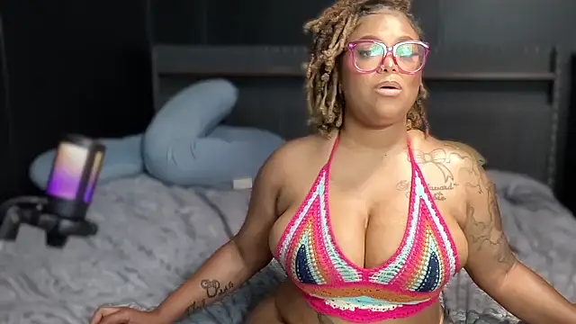 FaeAfterDark webcam