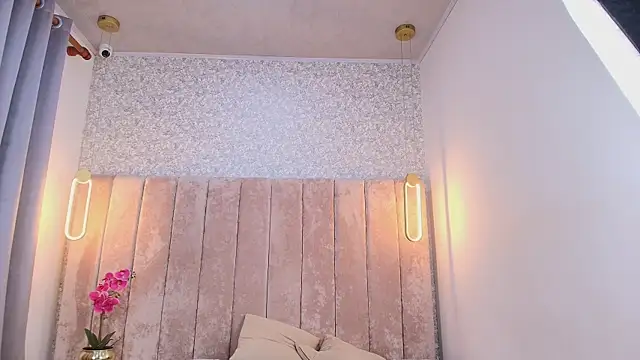 Lyaa_606 webcam