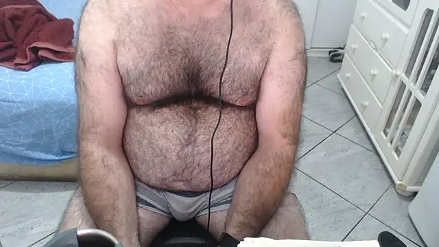 MysterBearMG webcam