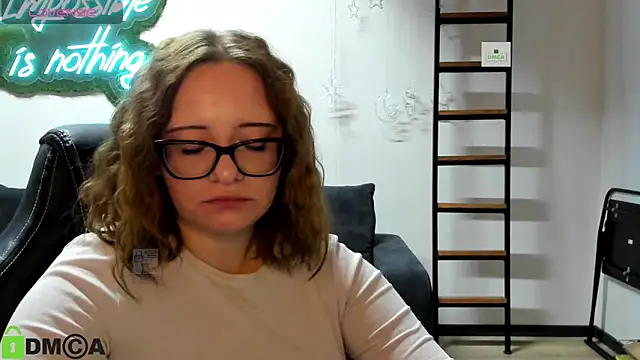 JuliNy_x webcam