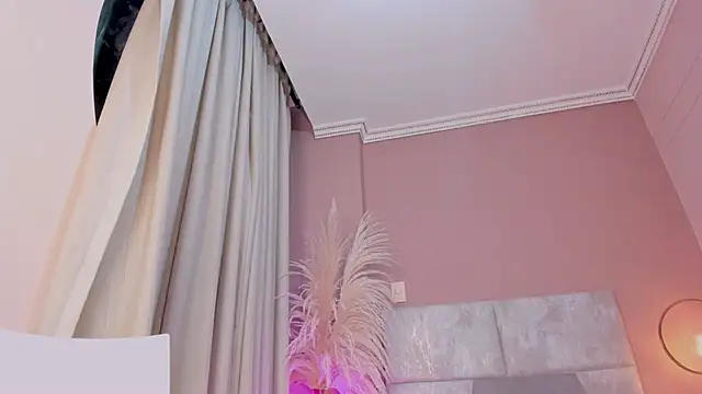 AndraCyruss live cam