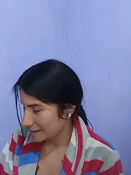 laurahotdirty webcam