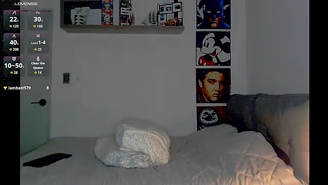 PreettyMiaa webcam