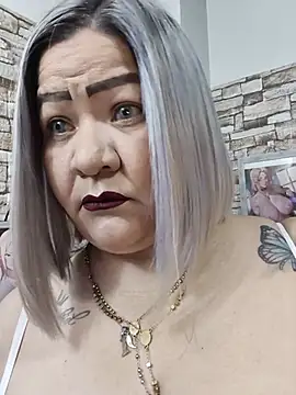 Dalessa_Bigtits webcam