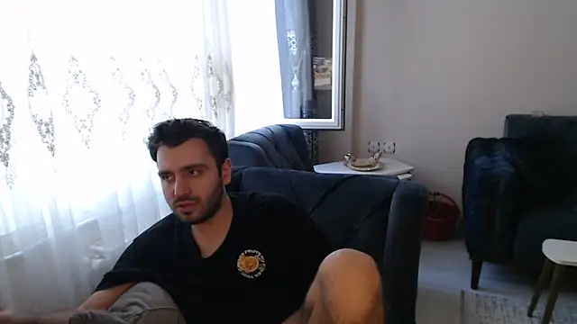 handsomeee04 webcam