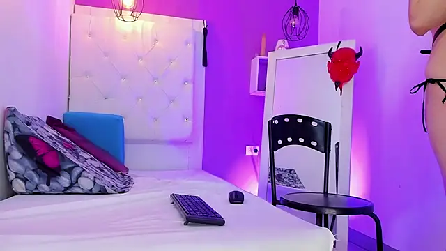 Camila_and_Johan_naughty live sex cam