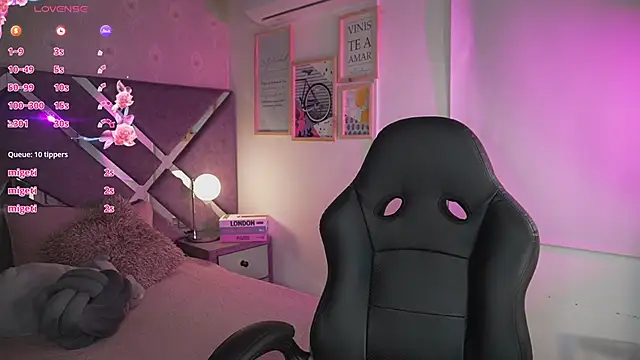 Naomi-Gray webcam