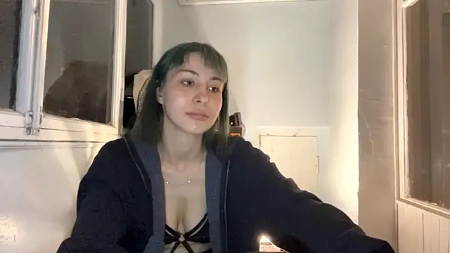 SuccubKira webcam