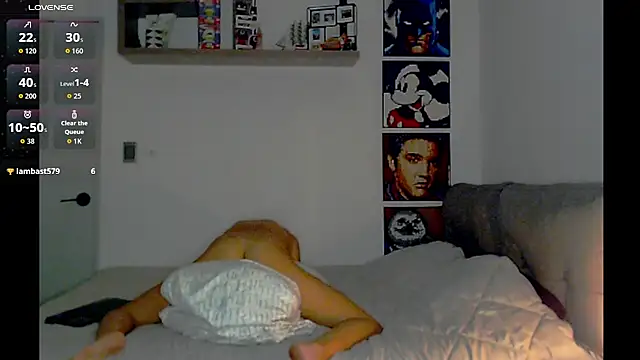 PreettyMiaa webcam