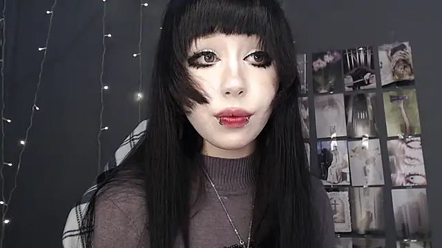 lucy8bit webcam