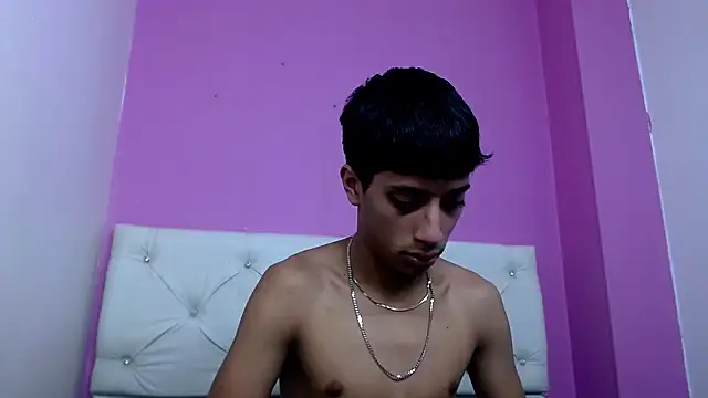 jl_brayan12 - Jl_brayan12's free webcam - UK Sex Cams