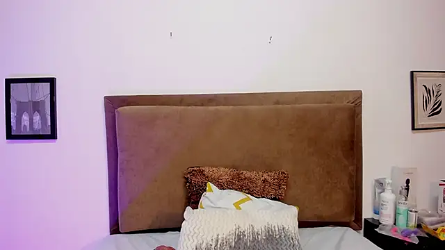 sofy_bonnet1 webcam