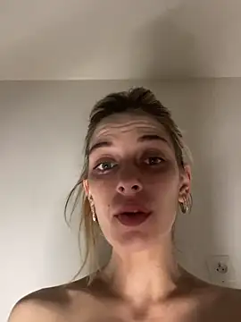 Bellalolahot webcam