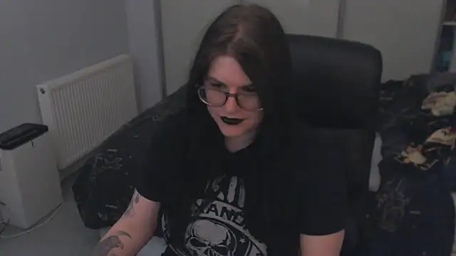 GothSuccubusBabe webcam