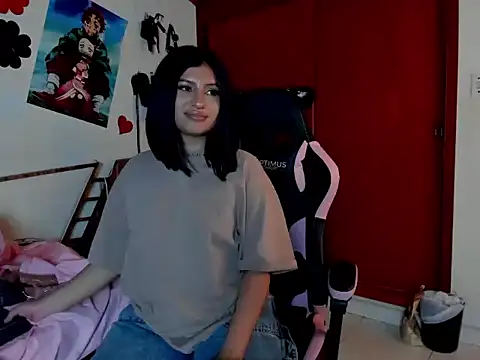 zaraywhitmore webcam