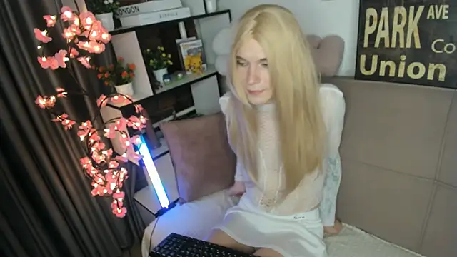 TwinkWhite webcam