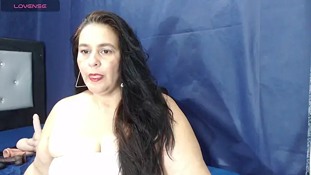 Sharlot_curvy webcam