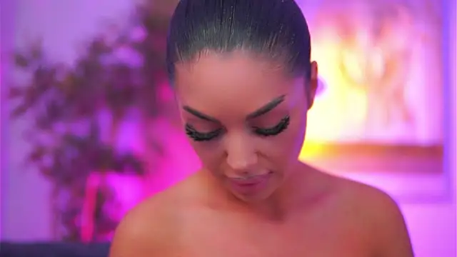LatinaMorene webcam