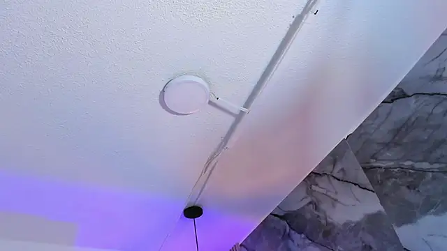 IsabellaMonet webcam