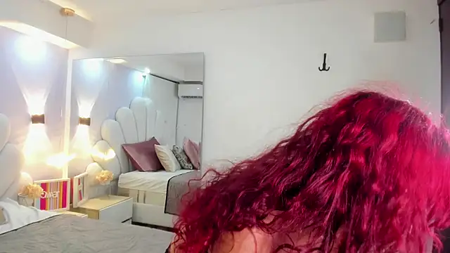 mia_ortizz_ webcam