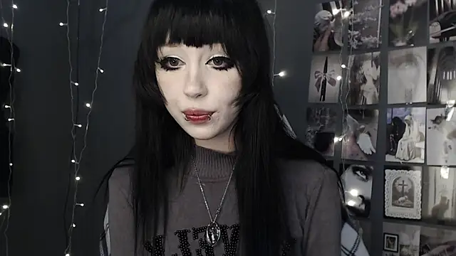 lucy8bit webcam