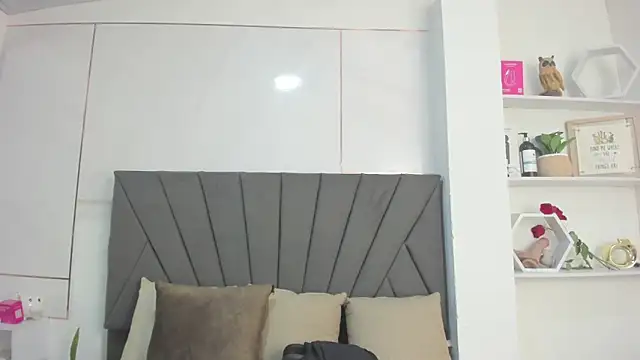 LesliePetit webcam